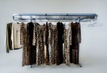 rotating closet carousel I garment conveyor