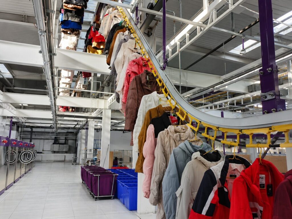 Heavy-Duty Modular Garment Conveyor Construction